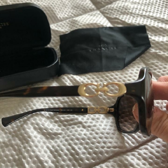 Coach Sunglasses with Coach Hardshell Case - Picture 5 of 5